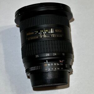 Nikon AF Nikkor 18-35mm f/3.5 4.5D ED Aspherical FX Wide Angle Zoom Lens w/ Caps